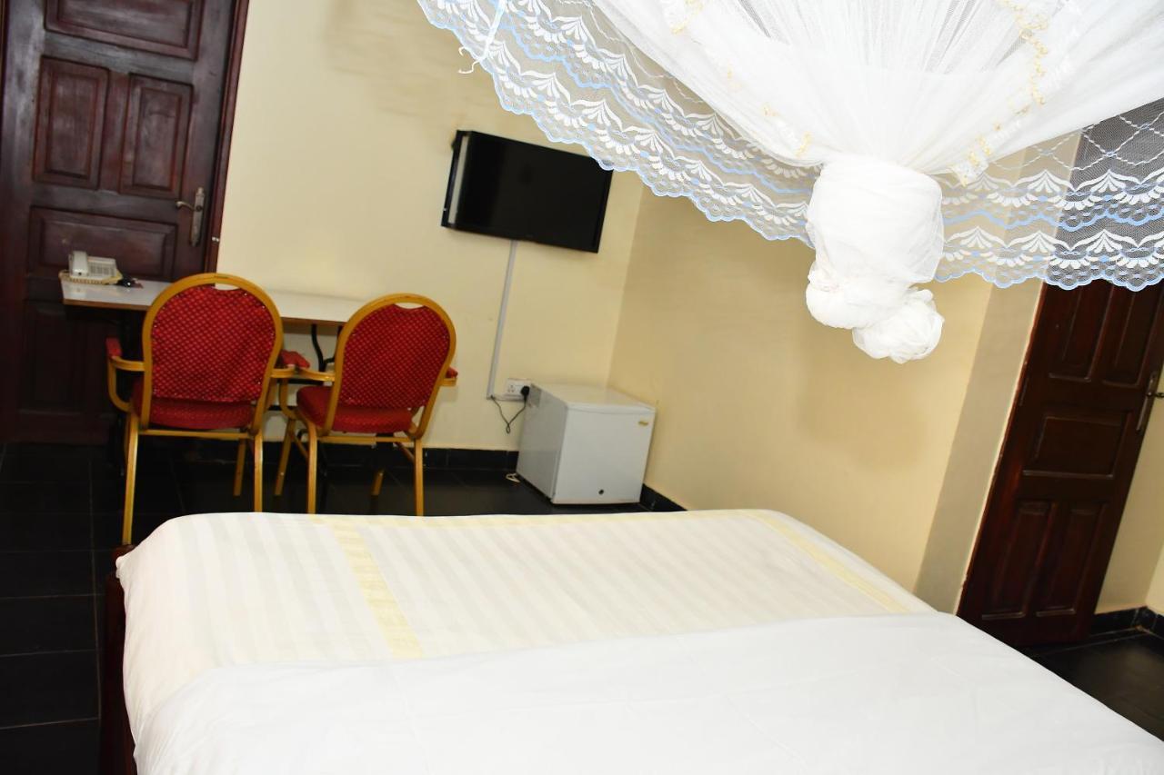 Florida Hotel Zaana 坎帕拉 外观 照片