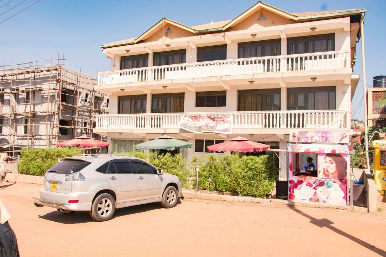 Florida Hotel Zaana 坎帕拉 外观 照片